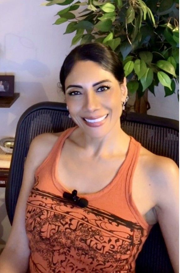Shar Imani, Board-Certified Health and Wellness Coach, smiling warmly